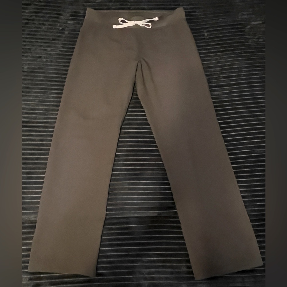 Size medium figs pants